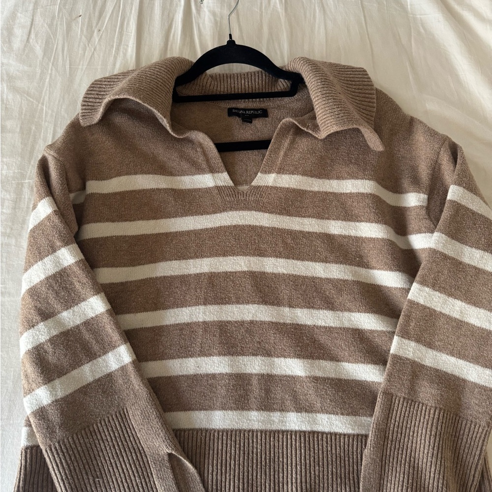 Banana Republic Striped Tan and White Sweater